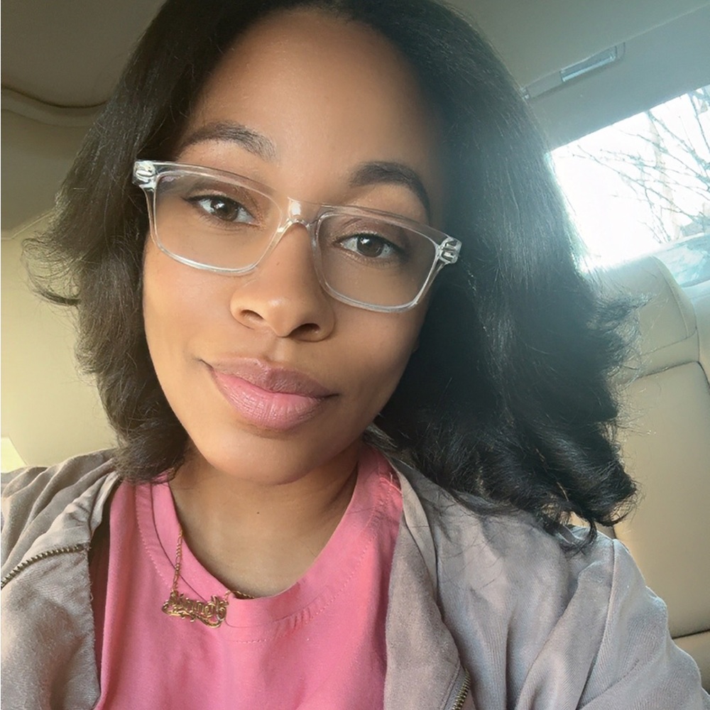 Meet your Posher, Nicole
